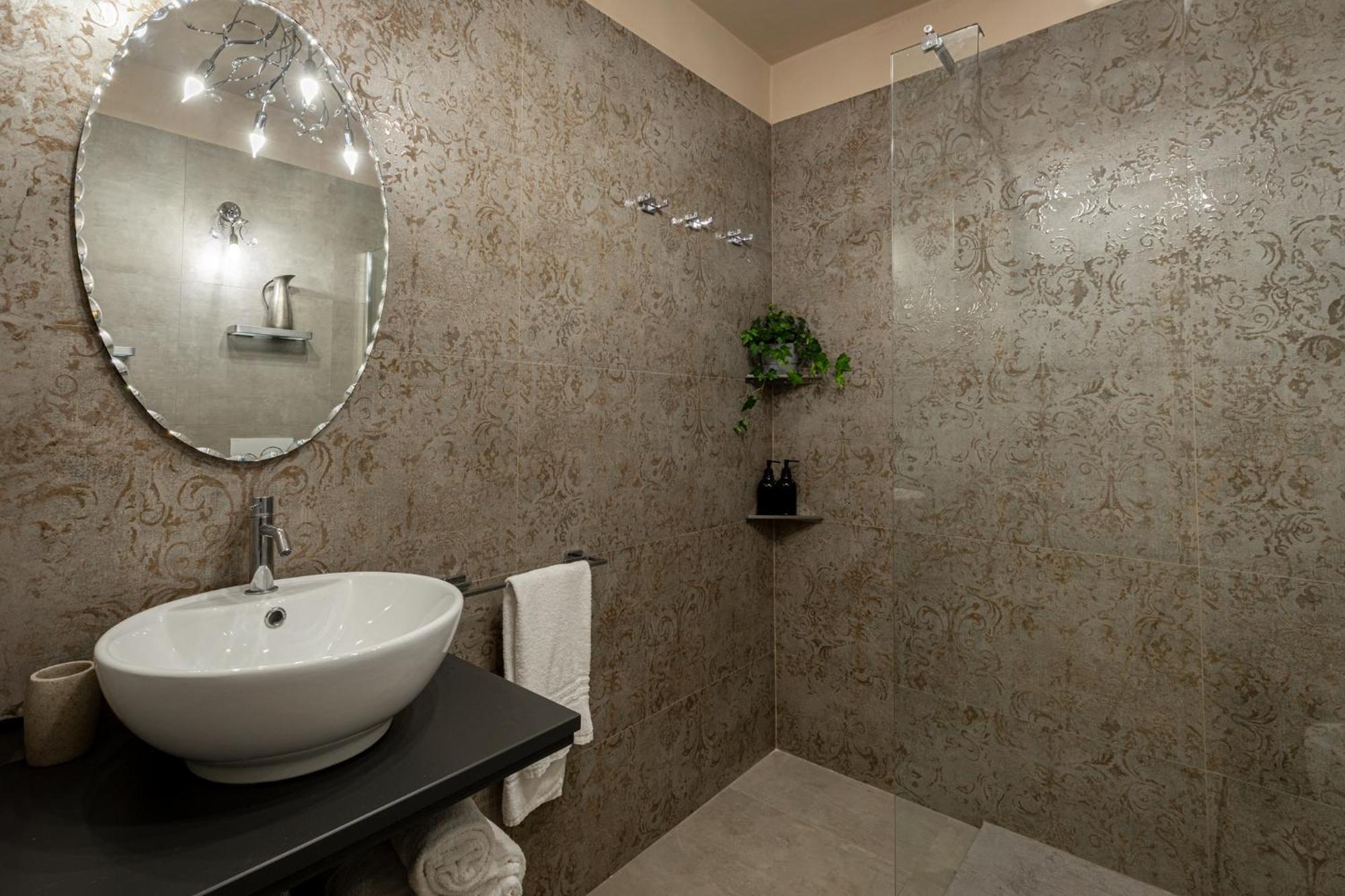 Heritage Miracle Suite Рим Экстерьер фото